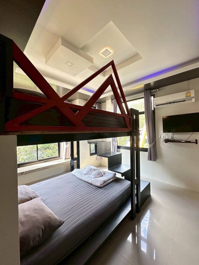 Natthaphon-Sup-Bunk-Bed