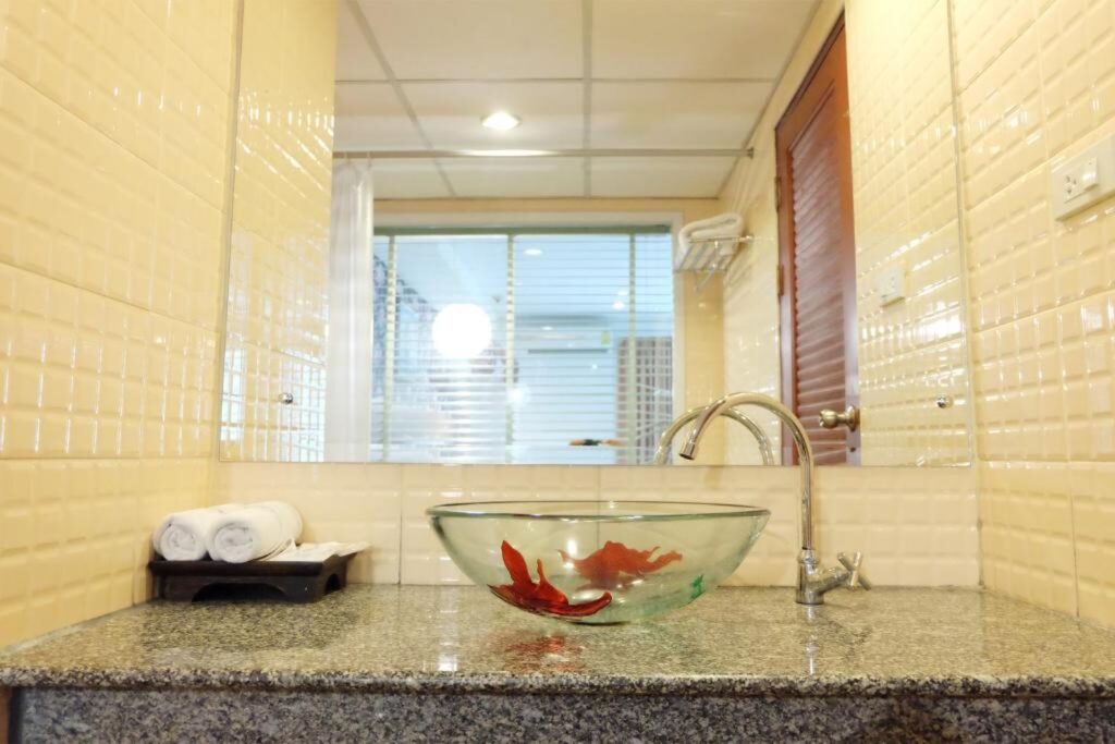 Grand-Hill-Resort-And-Spa-Deluxe-Bathroom-01