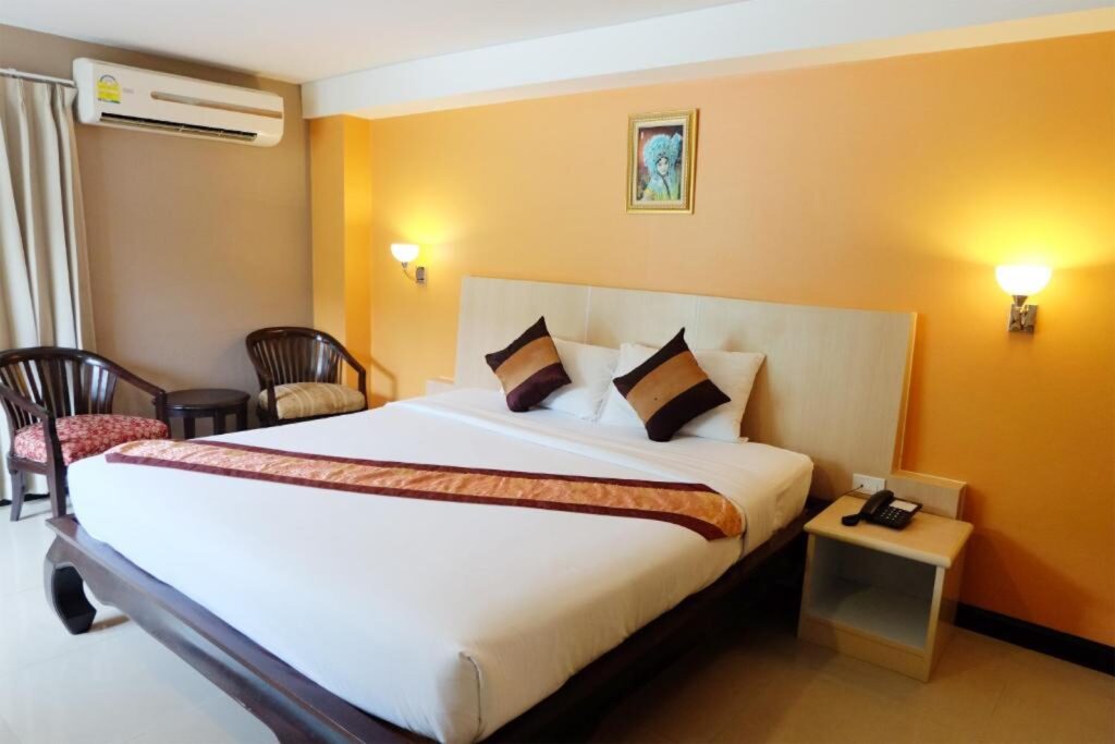 Grand-Hill-Resort-And-Spa-Superior-Bedroom-03