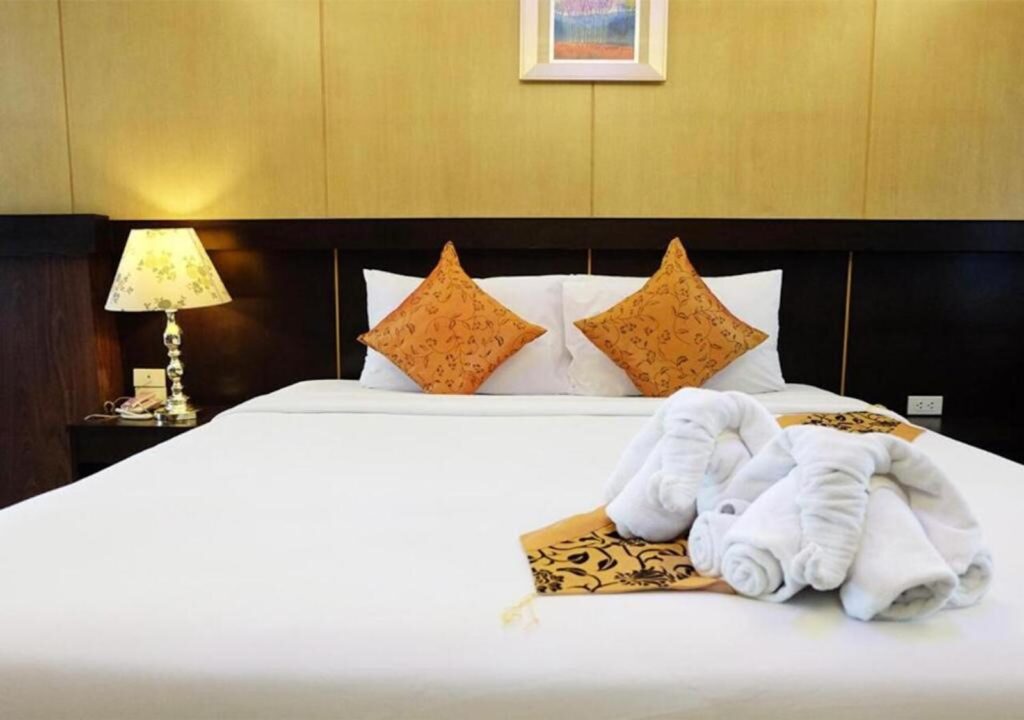 Grand-Hill-Resort-And-Spa-Superior-Bedroom-05
