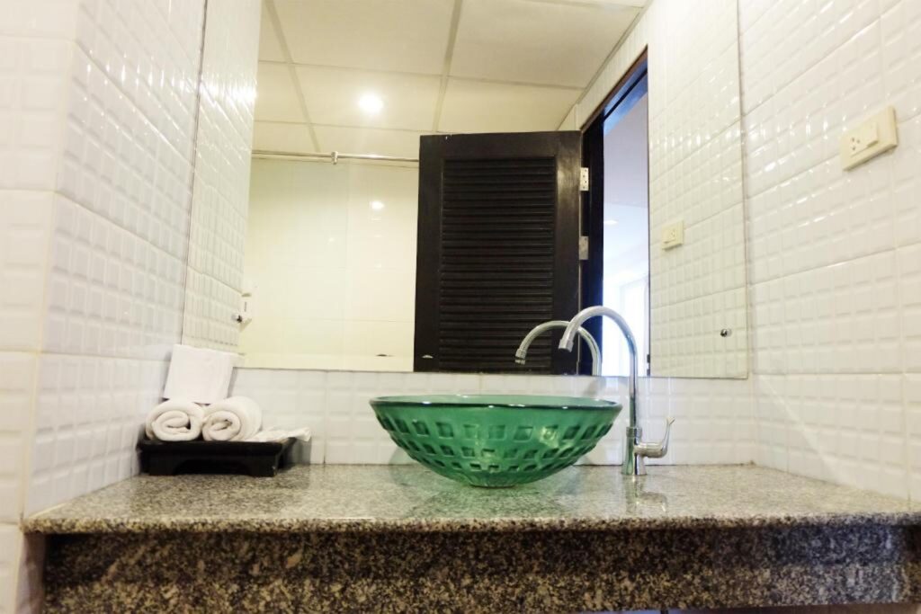 Grand-Hill-Resort-Superior-Bathroom-01
