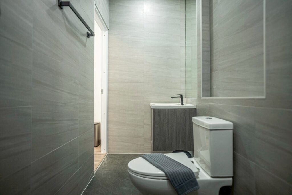 Home-Koh-Kood-Deluxe-Room-Bathroom-01