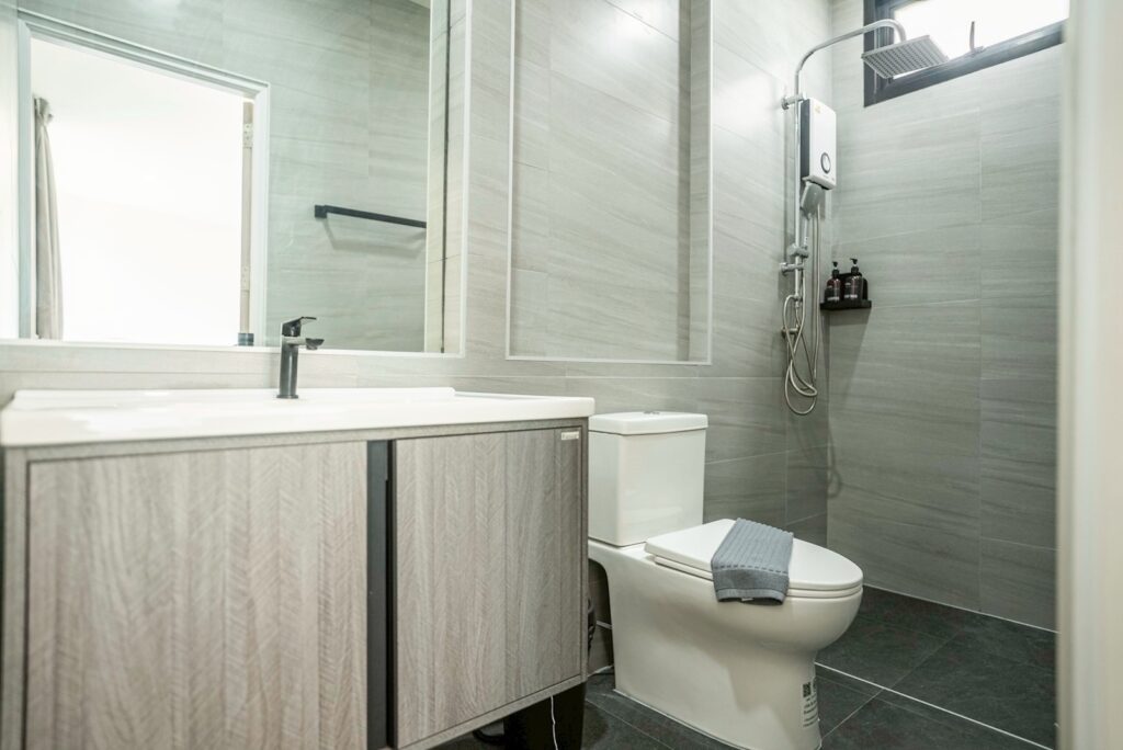 Home-Koh-Kood-Deluxe-Room-Bathroom-02