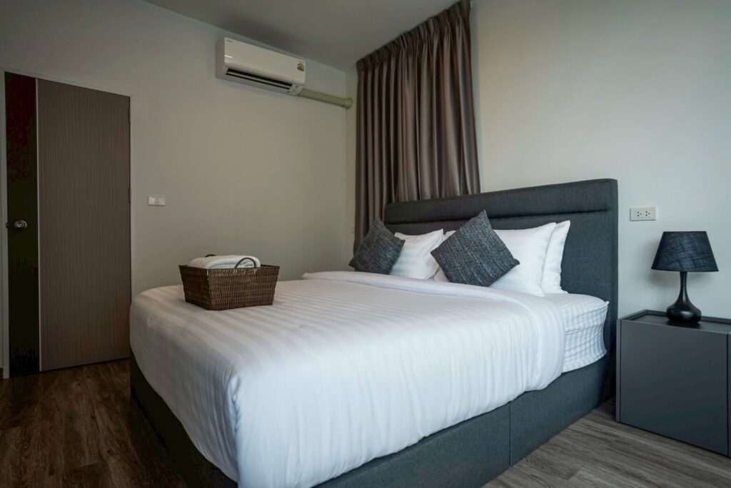 Home-Koh-Kood-Deluxe-Room-Bedroom-03