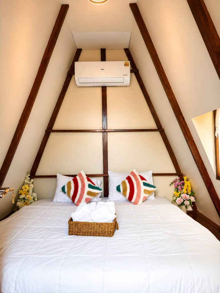 I-Lay-Beach Hut 02