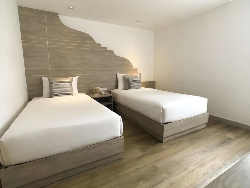 ME-THA-VA-LAI RESI-DENCE-Standard-Room-Bedroom-02