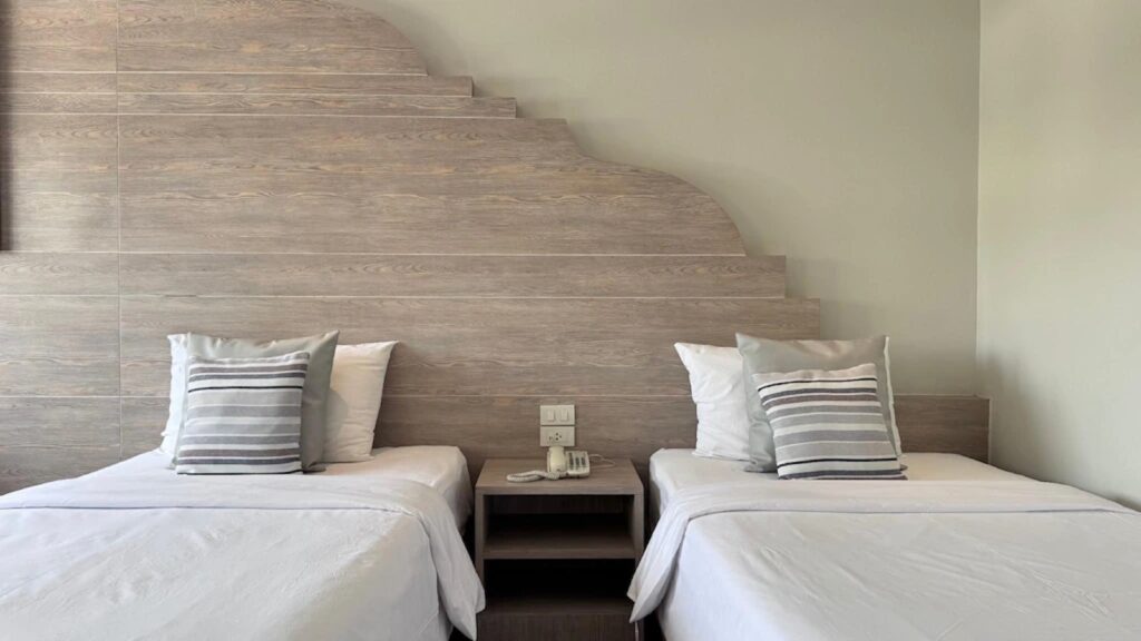 ME-THA-VA-LAI RESI-DENCE-Standard-Room-Bedroom-03