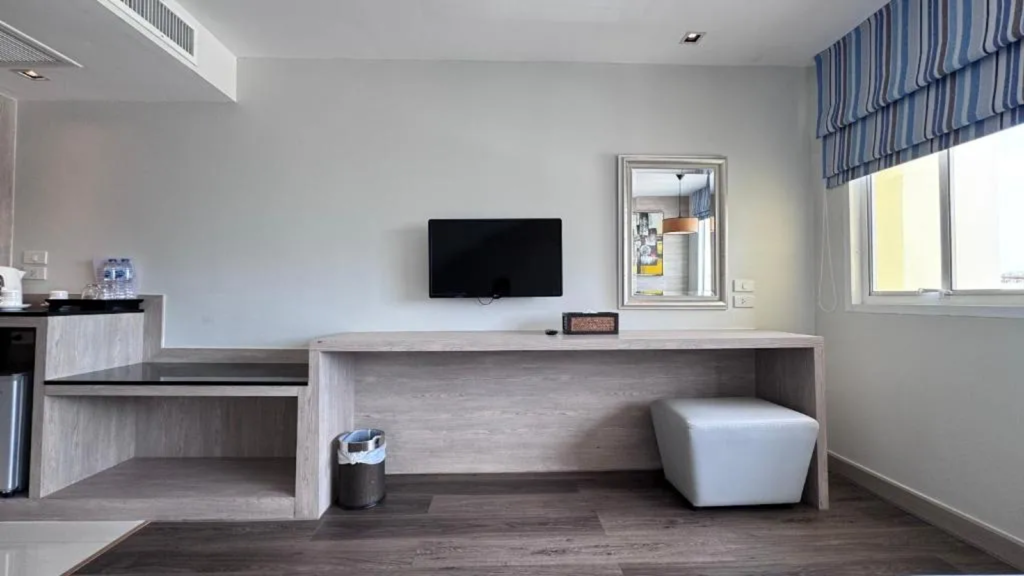 ME-THA-VA-LAI RESI-DENCE-Superior-Twin-Room-Bedroom-02