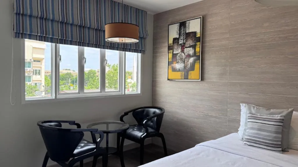 ME-THA-VA-LAI RESI-DENCE-Superior-Twin-Room-Bedroom-03