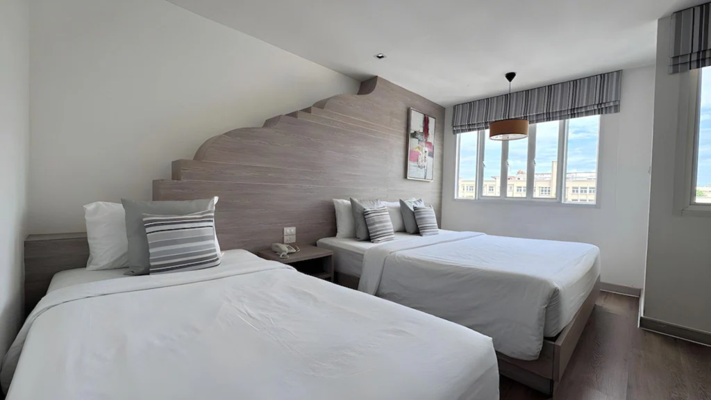 ME-THA-VA-LAI RESI-DENCE-Triple-Room-Bedroom-01