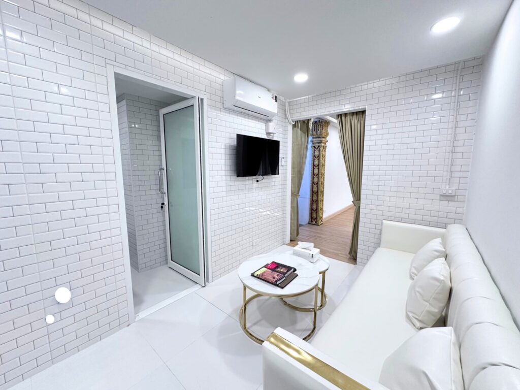 One Dhatu Quite suite 05