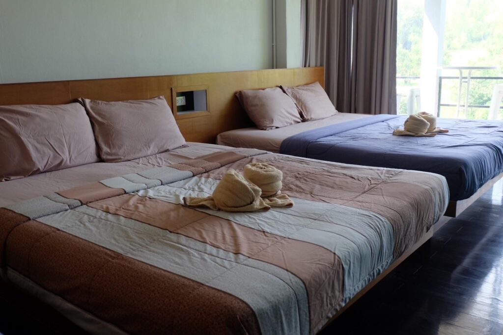 Phufah-Chainam-Family-Bedroom-02