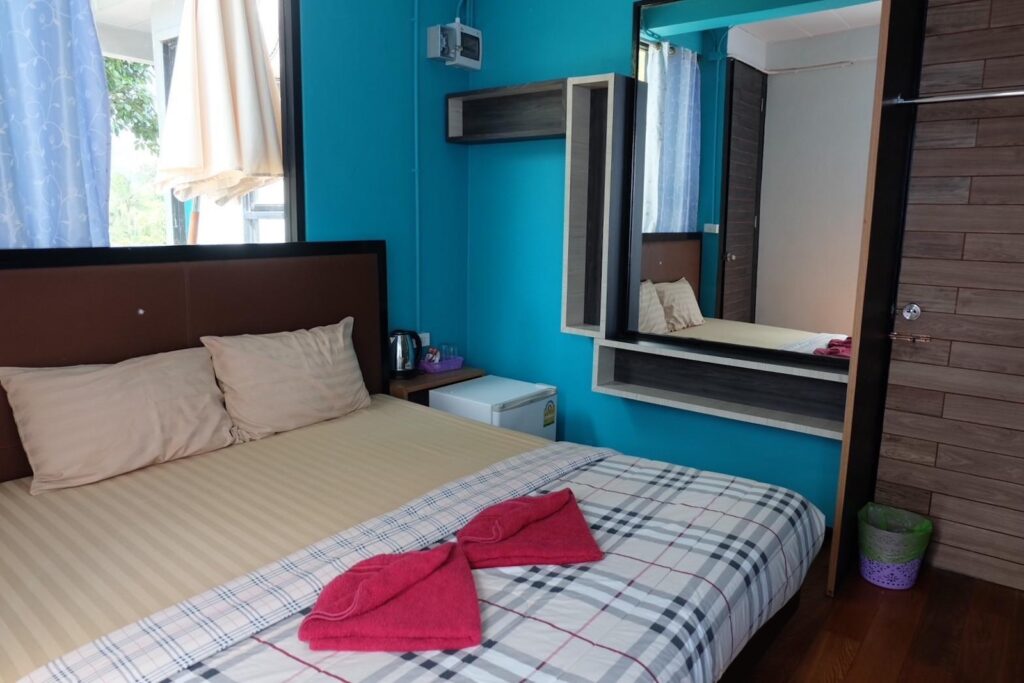 Phufah-Chainam-Standardroom-Bedroom-02