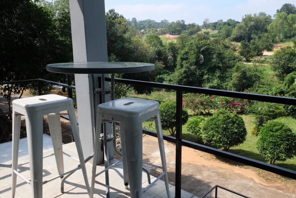 Phufah-Chainam-Superiorroom-Balcony-01
