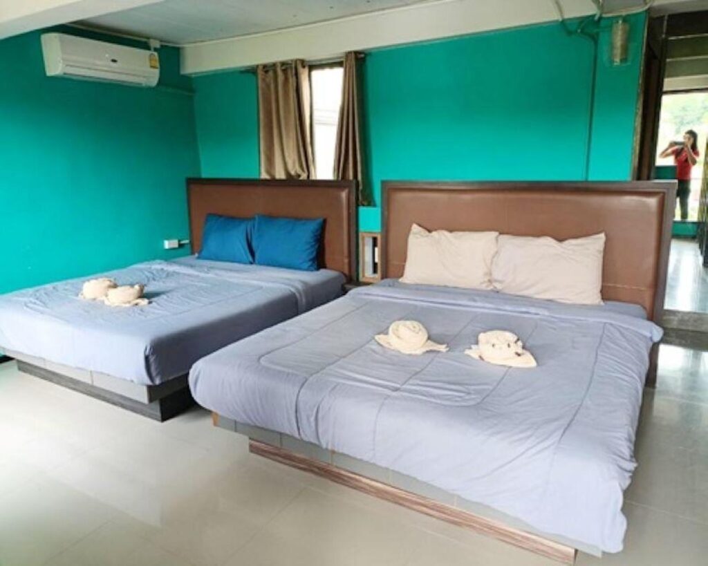 Phufah-Chainam-Superiorroom-Bedroom-01