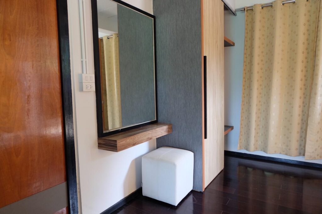 Phufah-Chainam-Superiorroom-Bedroom-02