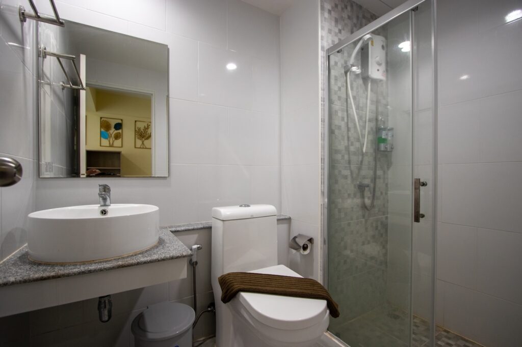 Standard-Room-Bath-Room-The-Chaiva-Kao-Yai