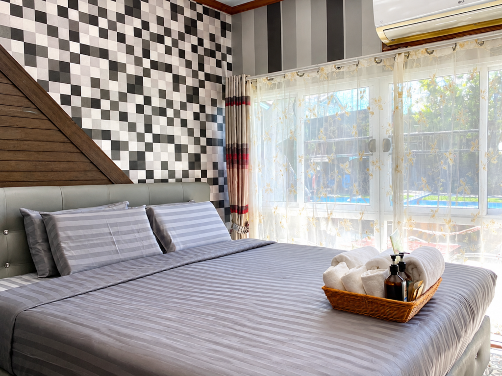 Su-Wan-Na-Deluxeroom-River-View-01