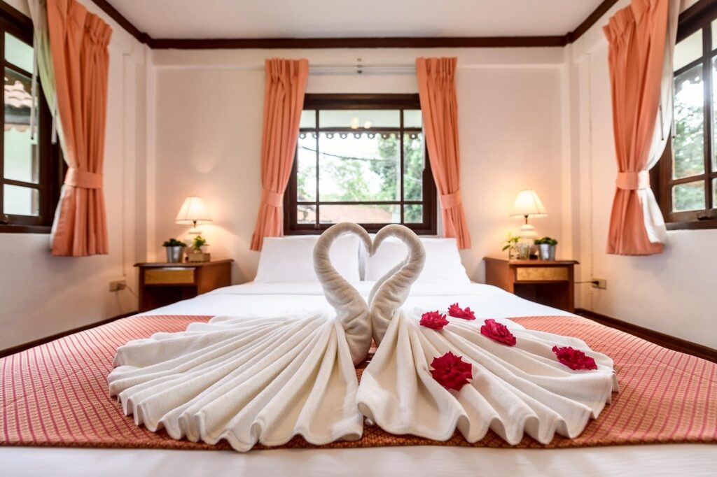 Supalai-Pasak-Deluxeroom-Bedroom-04