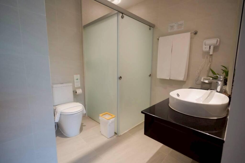 Supalai-Pasak-Garden-Bathroom-01