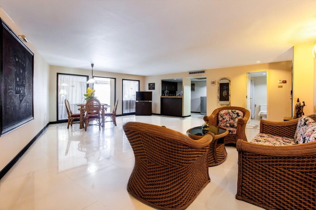 The-Cha-Am Me-tha-va-lai-Junior-Suite-Room-Bedroom-03