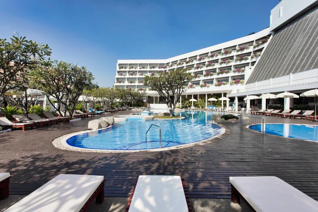 The Cha-Am Methavalai Hotel