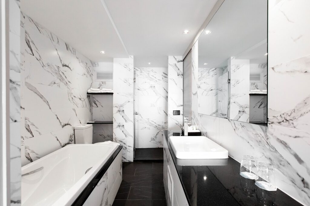 The-Cha-Am Me-tha-va-lai-Superior-Room-Bathroom-01