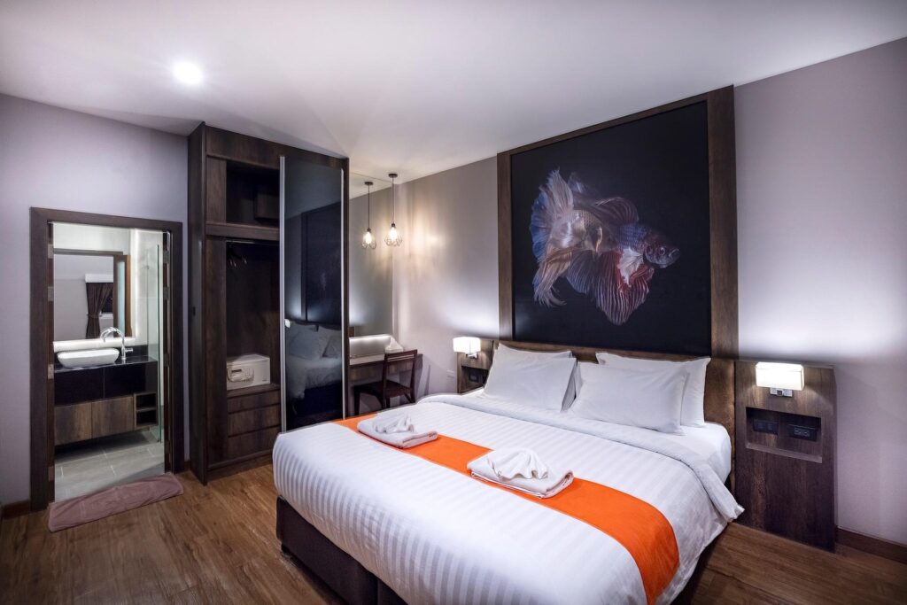 The-Cliff-Aonang-Familyroom-Bedroom01
