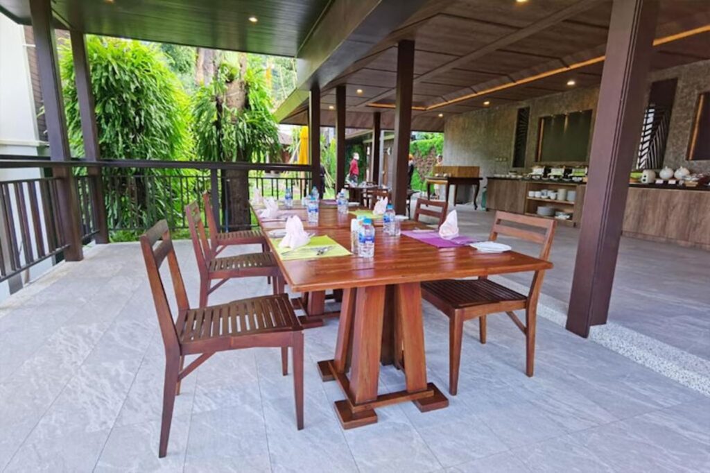 The-Cliff-Aonang-Food04