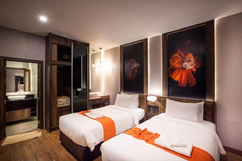 The-Cliff-Aonang-SuperiorRoom-Bedroom01
