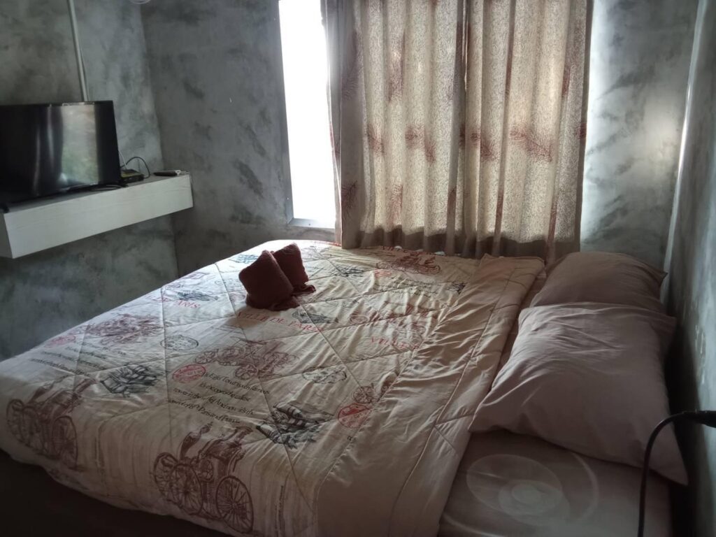 The-Resort-Lam-ta-kong-Standard-Bedroom-01