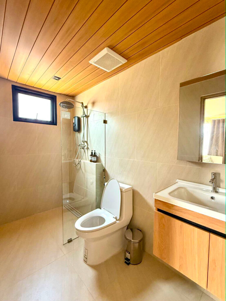 Villa-bathroom-wave-andvibes-kohchang