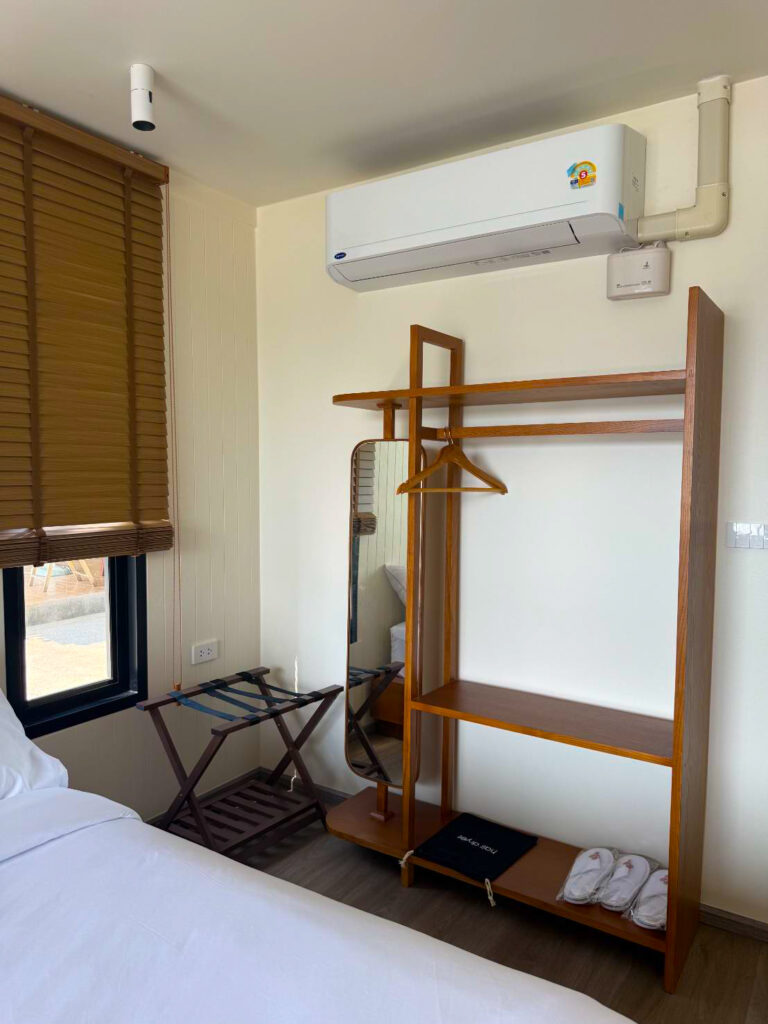 Villa-bed-room-wave-andvibes-koh-chang