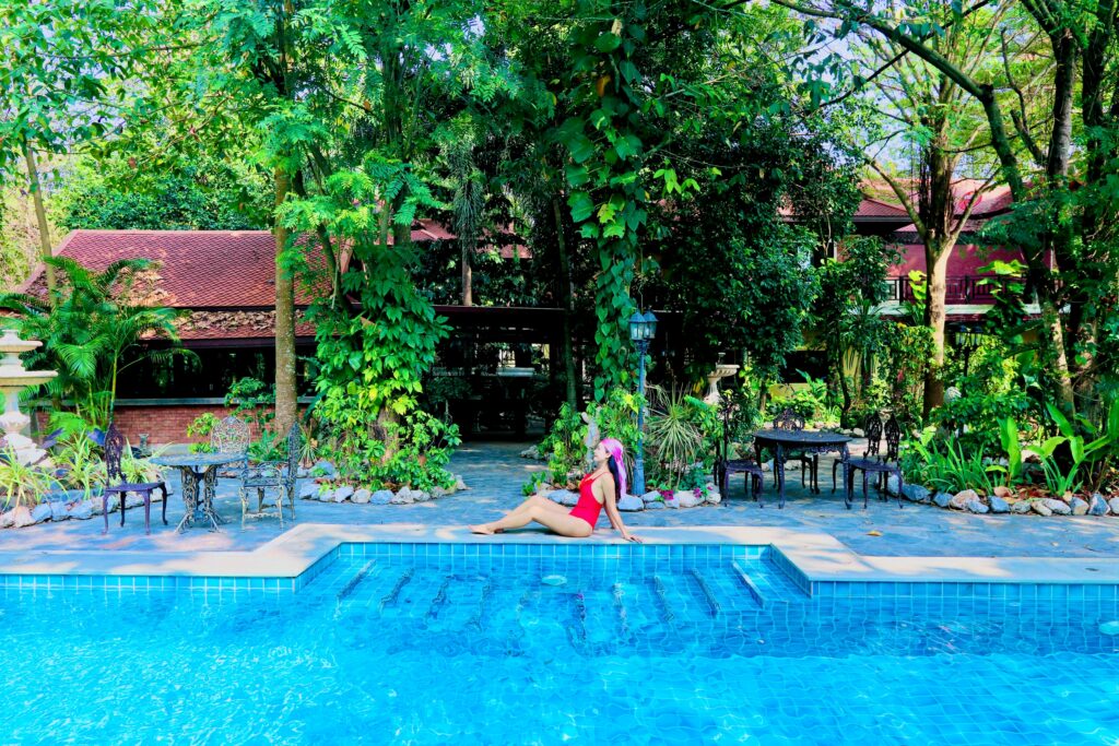 Parvati-chiva-swimming-pool-01