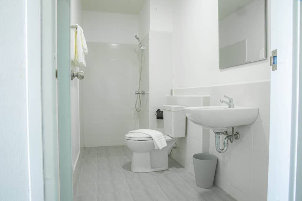 Sharing Double Twin Room 10